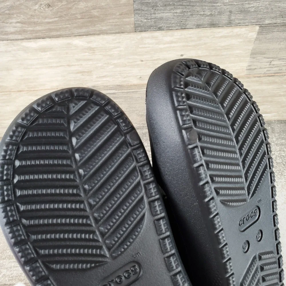 Crocs Classic V2 Little Kids Sandals Sz 12 C12 Black Rubber Comfort Slip On